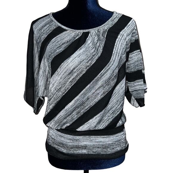 Iz Byer Short Sleeve Metallic Blouson Top Silver Open back Sz Large Like new - Picture 1 of 16